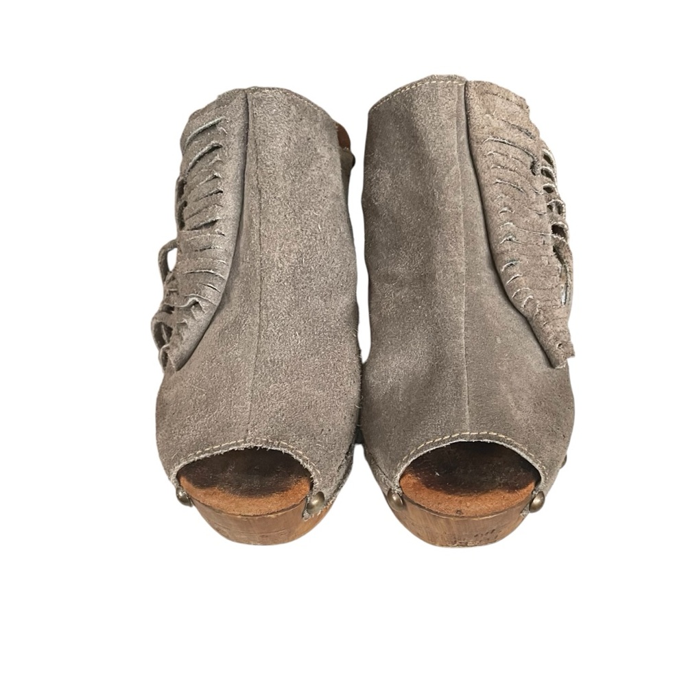 SBICCA Anthropologie Pitch Wedge Mules Heel Size 10 Women's Gray Suede Fringe - Picture 9 of 14